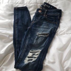 AMERICAN EAGLE JEANS!!